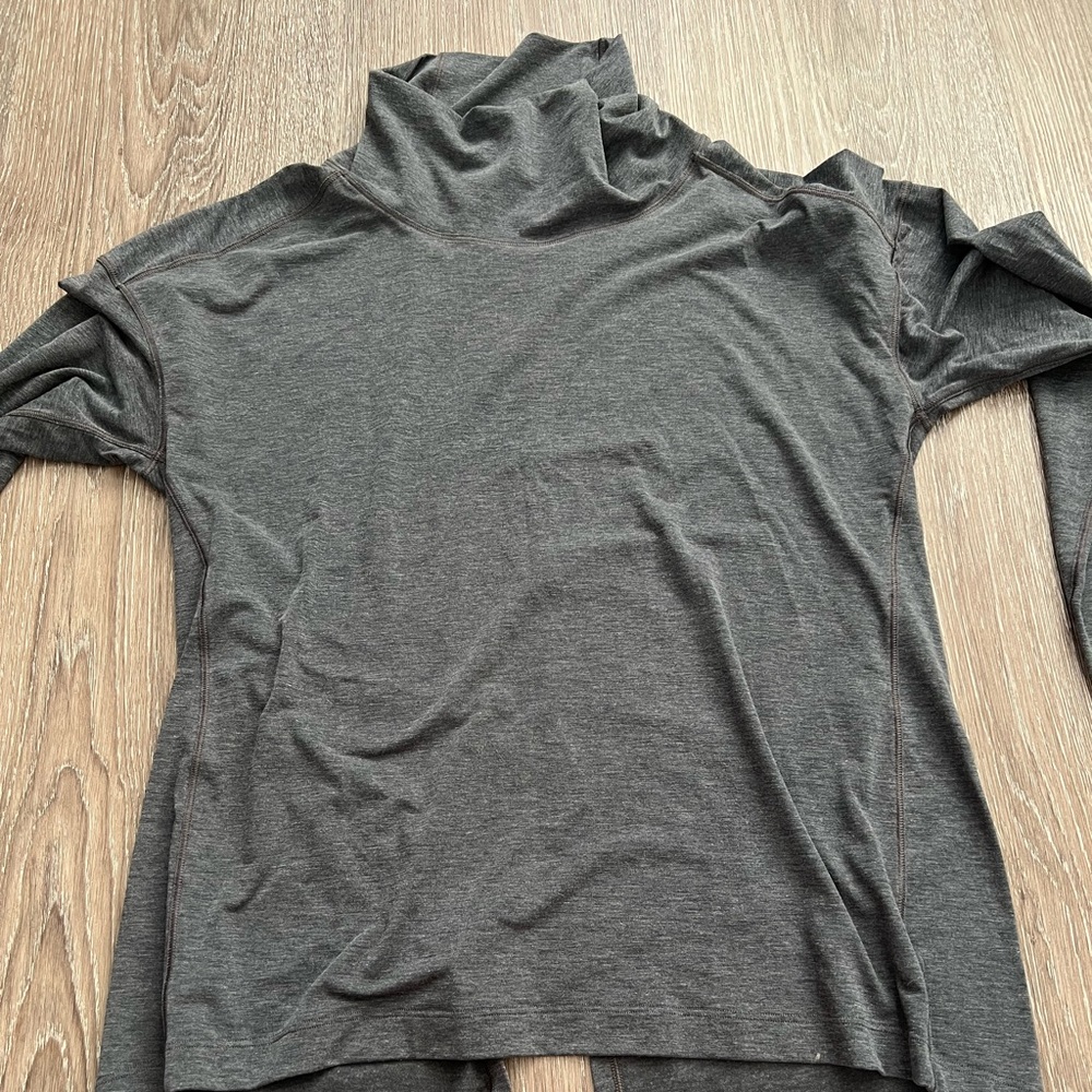 Lululemon open back turtleneck